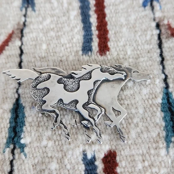 Fabulous Native American Navajo Sterling Horse Brooch By Frank Salcido 🐎♥️ - Picture 2 of 11